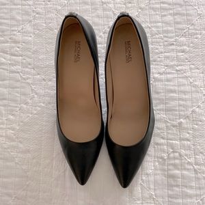 Leather Michael Kors pumps